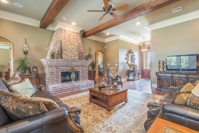 201SaddlebackInterior-3