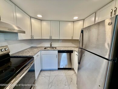 100 Parkway Blvd unit 10, Kingston, PA 18704 - photo 6