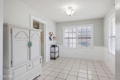 909 Rosedown Ln-6