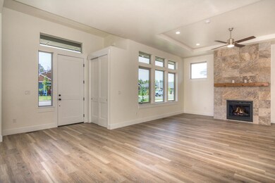 696 NW Rimrock Dr, Redmond, OR 97756 - photo 7