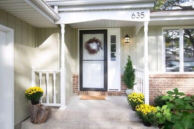 635 N Holly Ln, Griffith, IN 46319 - photo 2