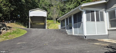 15215 Charmian Rd, Blue Ridge Summit, PA 17214 - photo 3