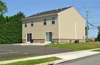 502 Monroe St, Freemansburg, PA 18017 - photo 2