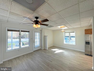 22322 Greenview Pkwy unit A, Great Mills, MD 20634 - photo 3