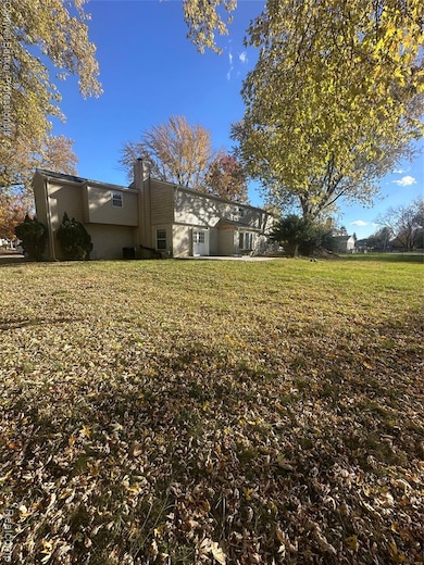 29585 Woodhaven Ln, Southfield, MI 48076 - photo 2