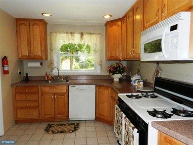 231 Canterbury Dr, Wallingford, PA 19086 - photo 5