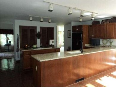 7 Thompson Rd, Hubbardston, MA 01452 - photo 4