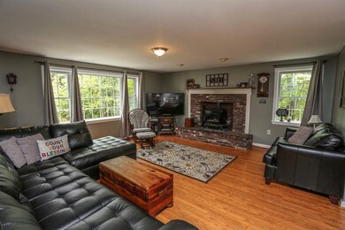 34 Litchfield Rd, Londonderry, NH 03053 - photo 3