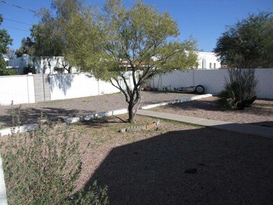 913 N Center 005