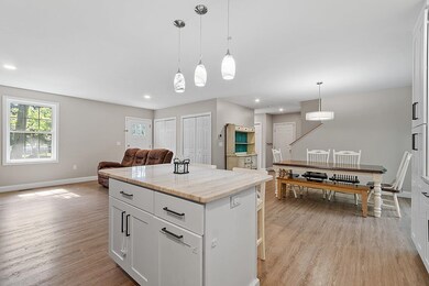 98 Huse Rd, Manchester, NH 03103 - photo 4