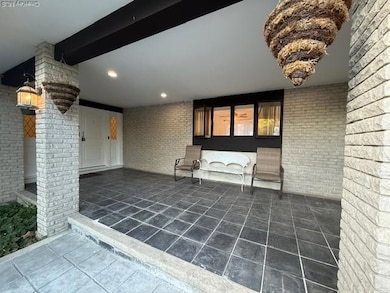 9 Truman Ct, Middletown, NY 10940 - photo 2