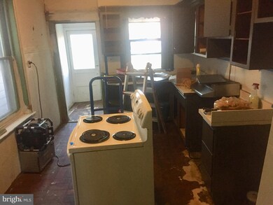 1112 E 11th St, Crum Lynne, PA 19022 - photo 7