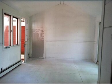 365 Hunt Ave, Warwick, RI 02886 - photo 5