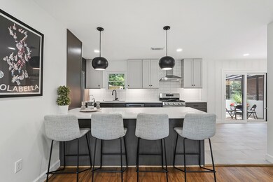 4605 Chrystell Ln, Houston, TX 77092 - photo 3