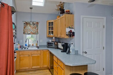 101 Nelson St, West Springfield, MA 01089 - photo 5