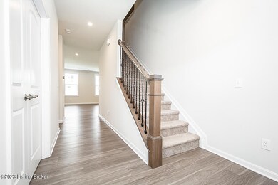 9210 Tamarack Grove Ln, Louisville, KY 40291 - photo 4