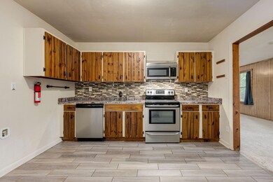 502 Forrest Ct-Crestview-10