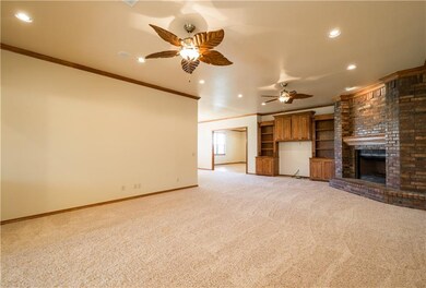 9215 Fendrych Dr, Oklahoma City, OK 73165 - photo 4