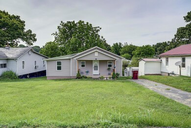 1903 E Myrtle Ave, Johnson City, TN 37601 - photo 2