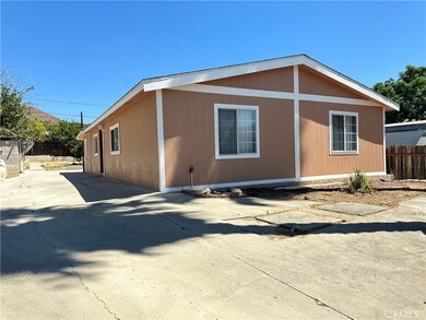 32926 Wildomar Rd, Lake Elsinore, CA 92530 - photo 2