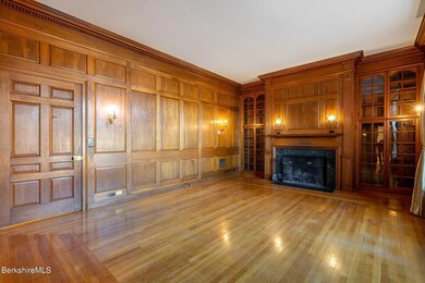 200 Old Stockbridge Rd unit V-4, Stockbridge, MA 01262 - photo 7