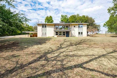 1802 N 15th St, Perry, OK 73077 - photo 2