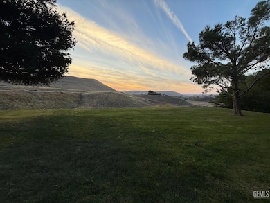 13130 Game Set Way, Bakersfield, CA 93306 - photo 5