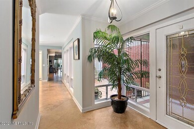 05-Foyer