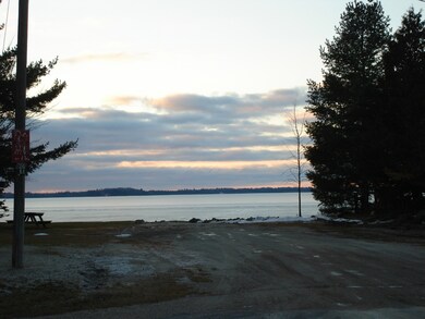 Brevort Lake Public access