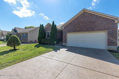 135 Aulbern Dr E unit East, Mount Washington, KY 40047 - photo 3