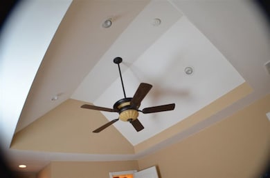 416 Donovan Cir, Harrodsburg, KY 40330 - photo 7