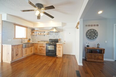 3844 E 400 N, Warsaw, IN 46582 - photo 2