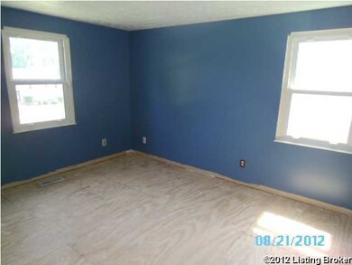 8812 Old Ironsides Dr, Louisville, KY 40228 - photo 5