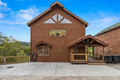 2014 Delta Dawn Dr, Sevierville, TN 37862 - photo 2