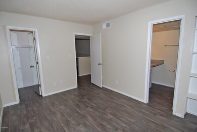 102 BR2Closet