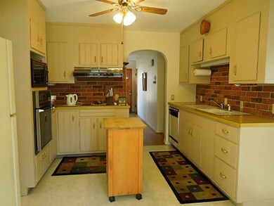 Kitchen Kitchen is nicely sized and has a large pa