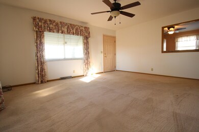 2684 Thorndale-living room 1
