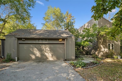 1607 Thornwood Rd, West Des Moines, IA 50265 - photo 2