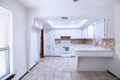 1714 Wildewood Dr, Ardmore, OK 73401 - photo 3