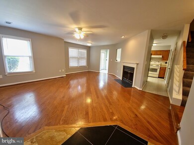 9423 Nicklaus Ln, Laurel, MD 20708 - photo 2