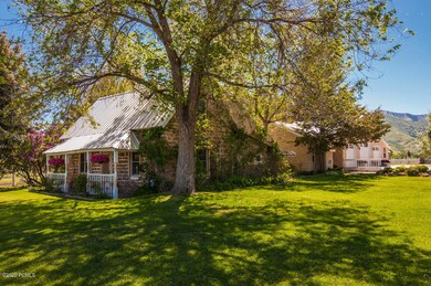 1 Exterior_high_989256