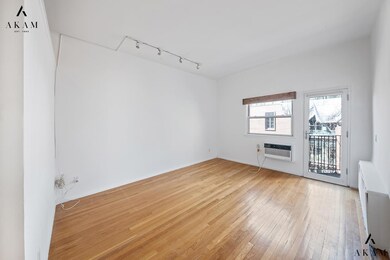 211 Thompson St unit 4-C, New York, NY 10012 - photo 2
