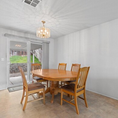 1380 Vista Dr, Central Point, OR 97502 - photo 7