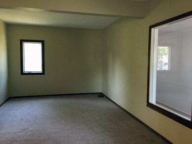 229 8th St Living Room2