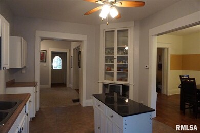 1014 E 14th St, Davenport, IA 52803 - photo 4