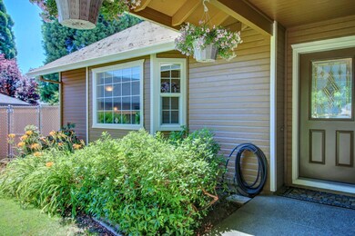 990 Sydney Ct, Central Point, OR 97502 - photo 2