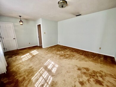 1800 W Lakeridge Dr, Albany, GA 31707 - photo 4