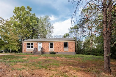 329 Stevens St, Appomattox, VA 24522 - photo 3