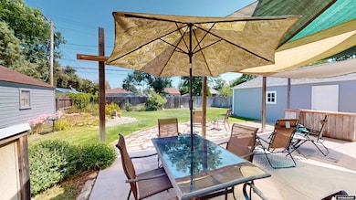 1609 Avenue F, Scottsbluff, NE 69361 - photo 2