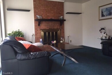 2405 Shelia Dr, Greensboro, NC 27406 - photo 4